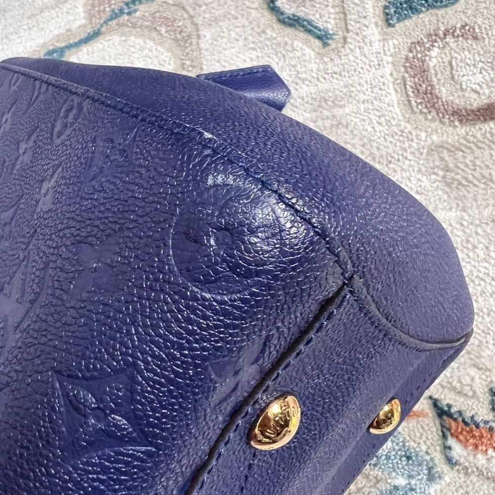 Louis Vuitton Montaigne GM Empreinte Leather with detachable strap. - Picture 7 of 14